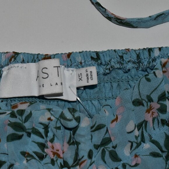 Astr The Label Clair Bustier Crop Floral Puff Sleeve Square Neck Smocked Top - Picture 3 of 6